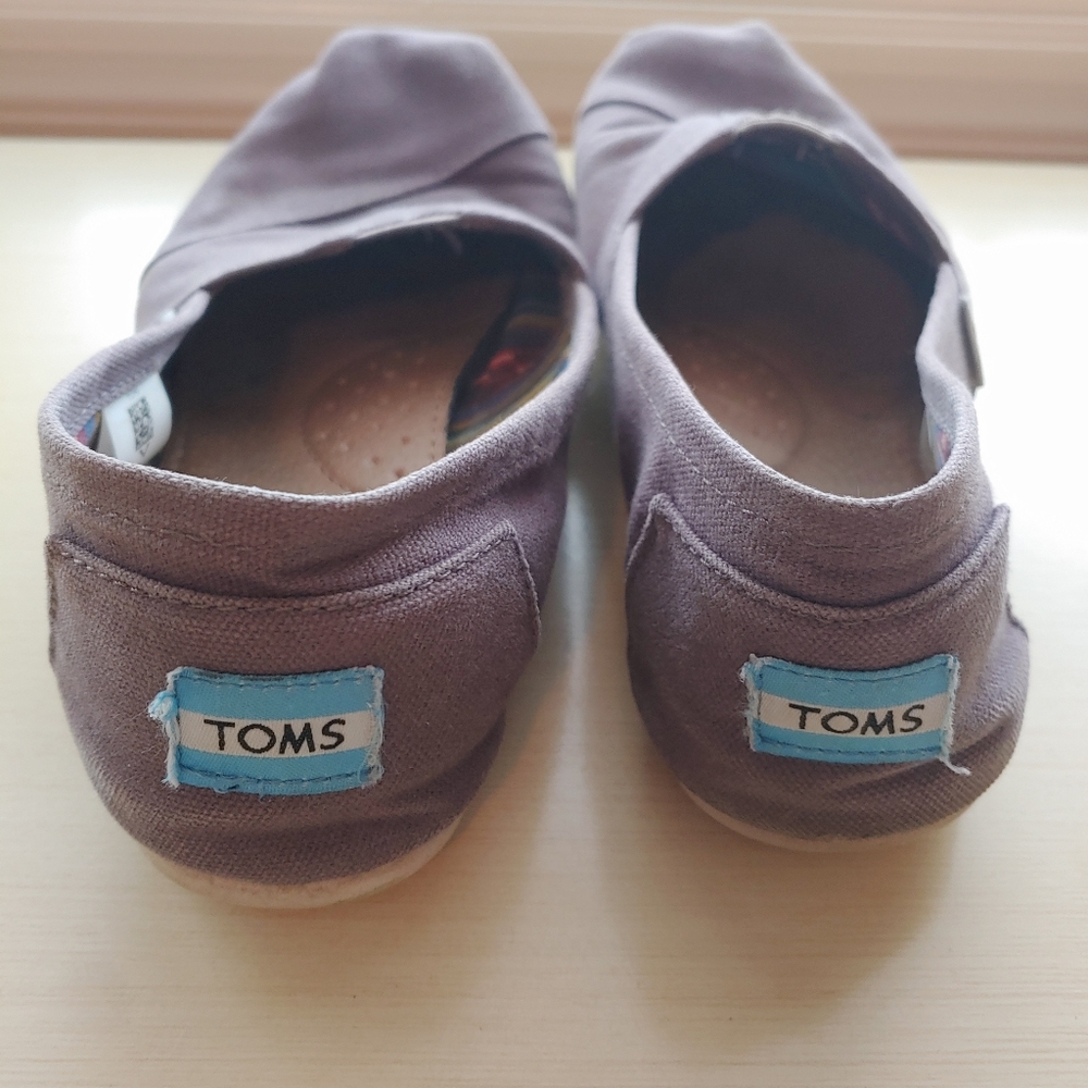 TOMS Slip On Shoes
